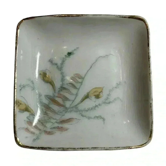 Set of 4 vintage hand painted Japanese sushi dip or salt dishes - Picture 5 of 10